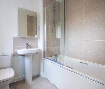 3 bedroom semi-detached house to rent - Photo 1