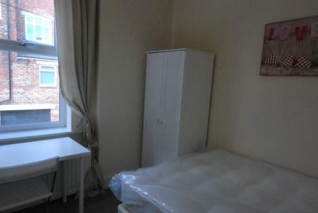 3 Bed - Ancrum Street, Spital Tongues - Photo 5