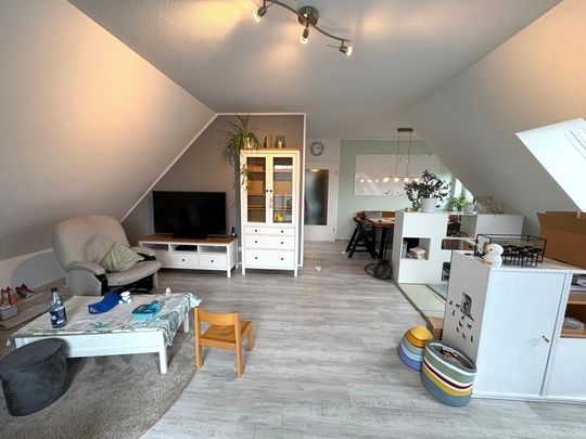 Moderne 3-Zimmer Dachgeschoss Wohnung mit Dachterrasse in Oldenburg - Photo 1