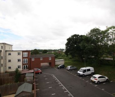 2 bedroom flat to let - Photo 6