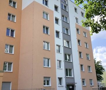 Geräumige und helle 3 Zimmer-Wohnung mit Balkon mit tollem Blick üb... - Photo 2