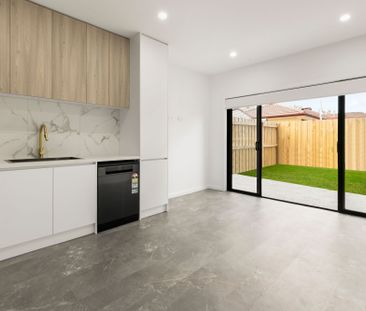 Brand new townhouse! - Photo 6