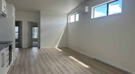 Close to the Beach & Shops - 2Brm Brand New Apartment - Photo 5