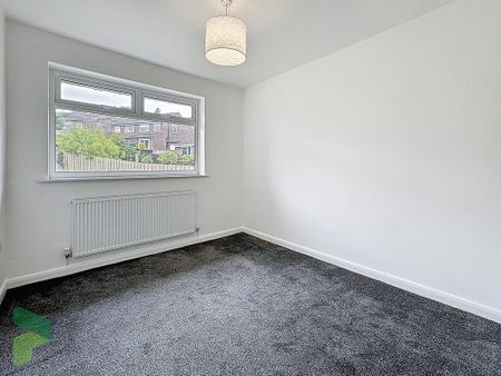 4 bedroom semi-detached bungalow to rent - Photo 2