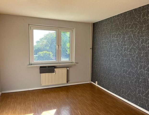 3-Raum-Wohnung im Stadtgebiet West in Neubrandenburg zu vermieten - Foto 1