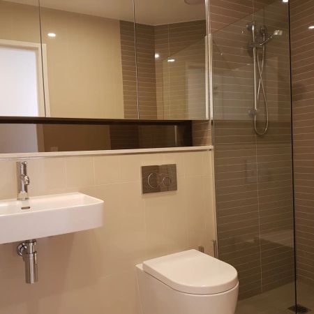 Modern One-Bedroom Apartment with Golf Course View - Photo 3