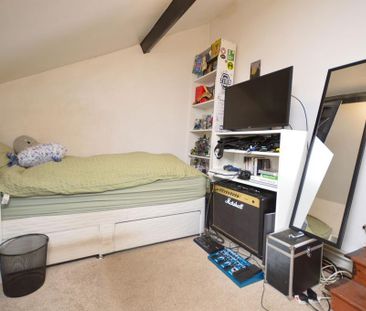 2 bedroom end of terrace house to rent - Photo 4