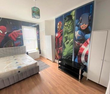 4 bedroom terraced house to rent - Photo 1