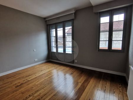 Appartement de 4 pièces (117 m²) en location à ORTHEZ - Photo 4