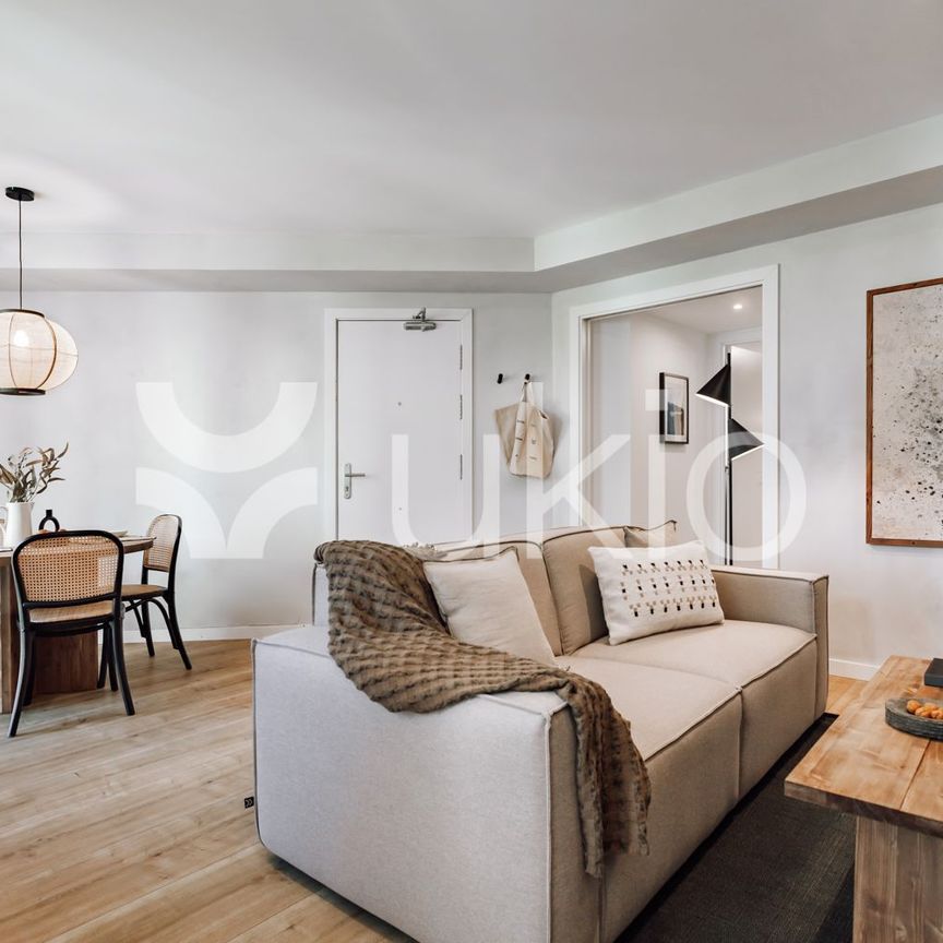 Apartamento de alquiler en Carrer de Tamarit, Sant Antoni - Photo 1