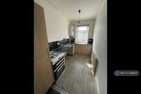 3 bedroom maisonette to rent - Photo 3