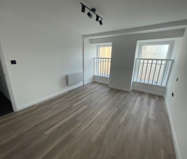 High Street, Swindon - Photo 1