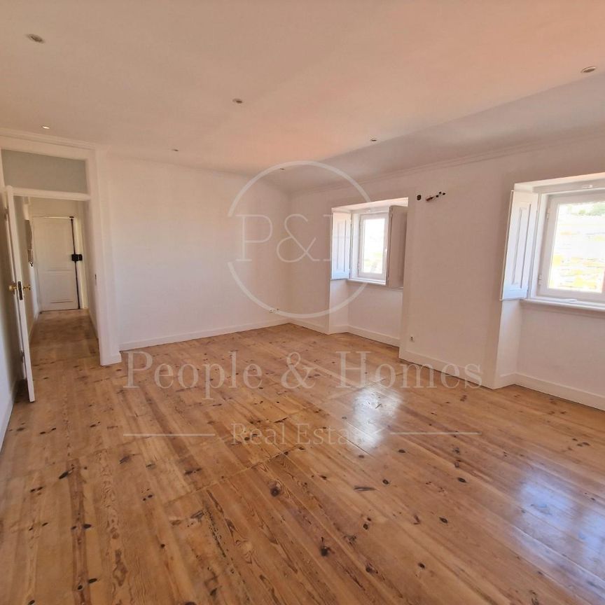 Lisboa - Chiado. T1 remodelado. Vistas Rio Tejo e cidade. - Photo 1