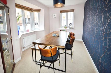 3 bedroom detached house to rent - Photo 3