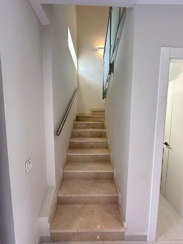 Luxury Townhouse for rent in Nueva Andalucia, Andalusia - Photo 3