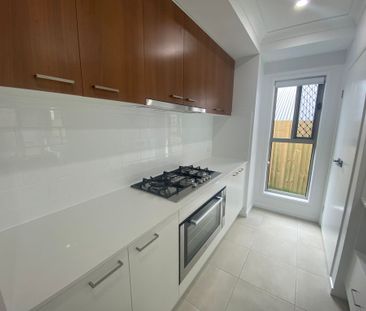 Family home in fantastic location that ticks all the boxes - Photo 1