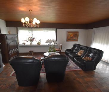Centr. en rustig gel.woning met 3 slpk., gar., tuin en oprit op 4 a... - Foto 1