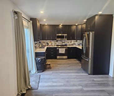 For Lease - 283 Delancey Boulevard, Hamilton, Ontario - Photo 5