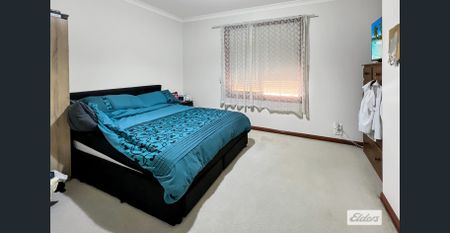 Centrally Located 3 Bedroom Townhouse - Photo 3