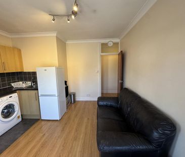 Welbeck Avenue, Southampton - Photo 5