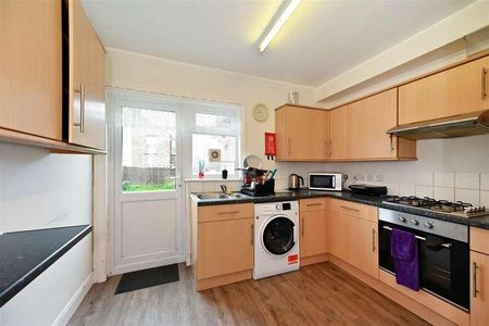 Burnham Avenue, Bognor Regis, PO21 - Photo 3