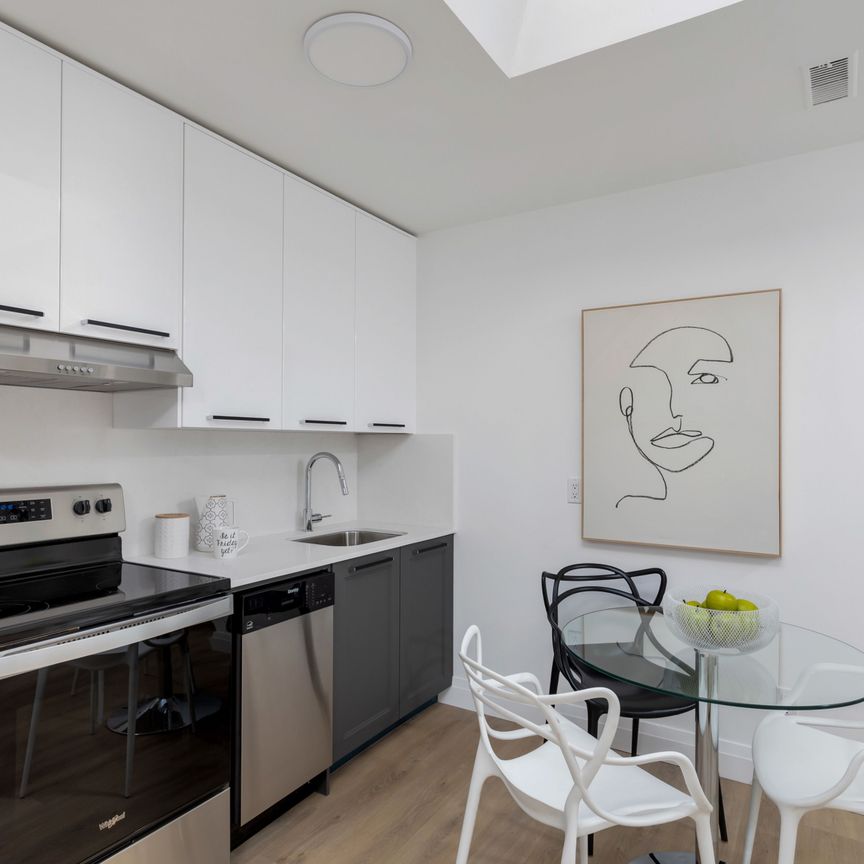 For Lease - 1106 Dundas Street Unit# #2 FL3, Toronto, Ontario - Photo 1