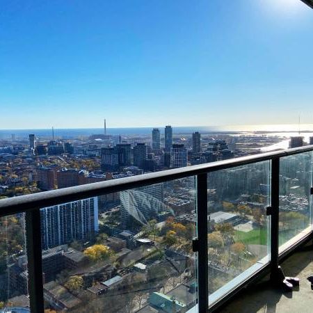 Downtown Toronto two bedroom furnished condo high floor with view - Photo 3