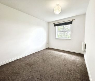 International Way, Sunbury-on-Thames, Surrey, TW16 7HR - Photo 6