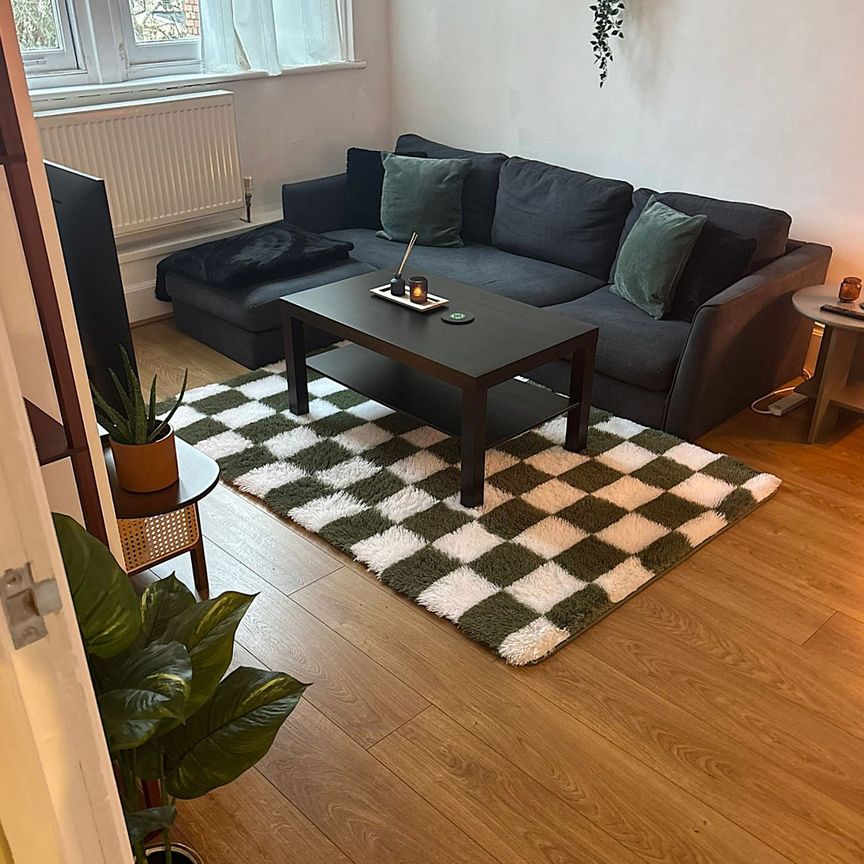 £750 PCM, Spacious One Bedroom First Floor Flat in Custom House, Dock View Road, Barry, Vale of Glamorgan, CF63 4AE - Photo 1