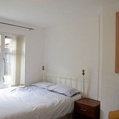 Saracen Way, Penryn, TR10 - Photo 1