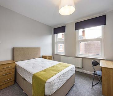 4 bedroom terraced house to rent - Photo 6