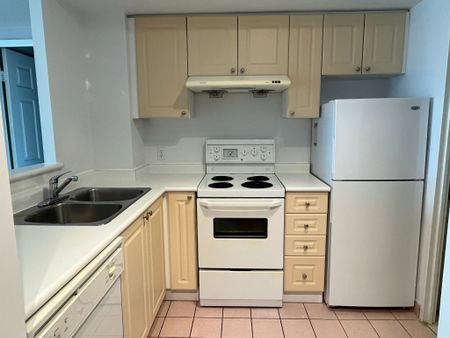 For Lease - 8 Lee Centre Drive Unit# 1512, Toronto, Ontario - Photo 4