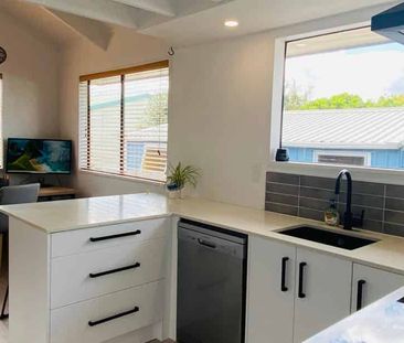 Private Sanctuary in Papamoa Beach - Photo 4