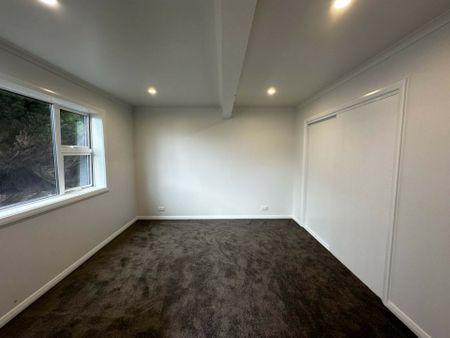 Tastefully renovated three bedroom home - Photo 4