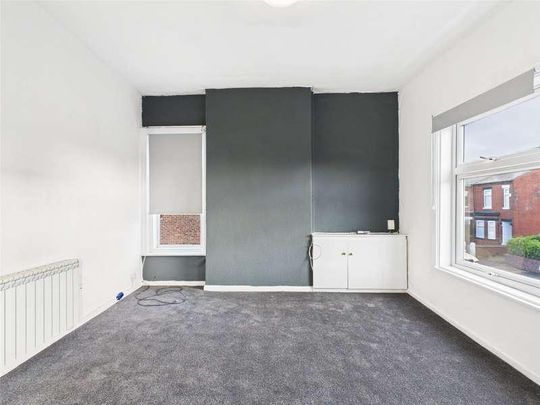 Parrin Lane, Eccles, Manchester, Greater Manchester, M30 - Photo 1