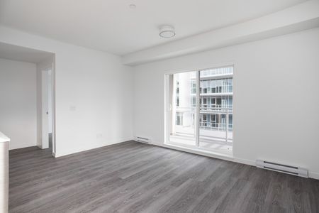 537 Foster Avenue, Coquitlam - Photo 5