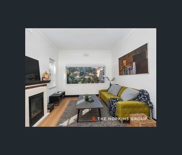 St Kilda's light and bright 1 bedroom apartment. - Photo 1