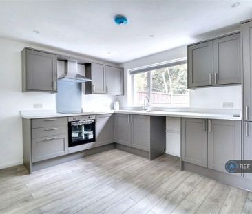 3 bedroom terraced house to rent - Photo 6