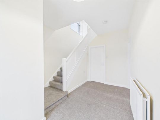 4 bedroom semi-detached house to rent - Photo 1