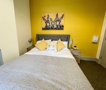 1 bedroom in a house share to rent - Photo 5