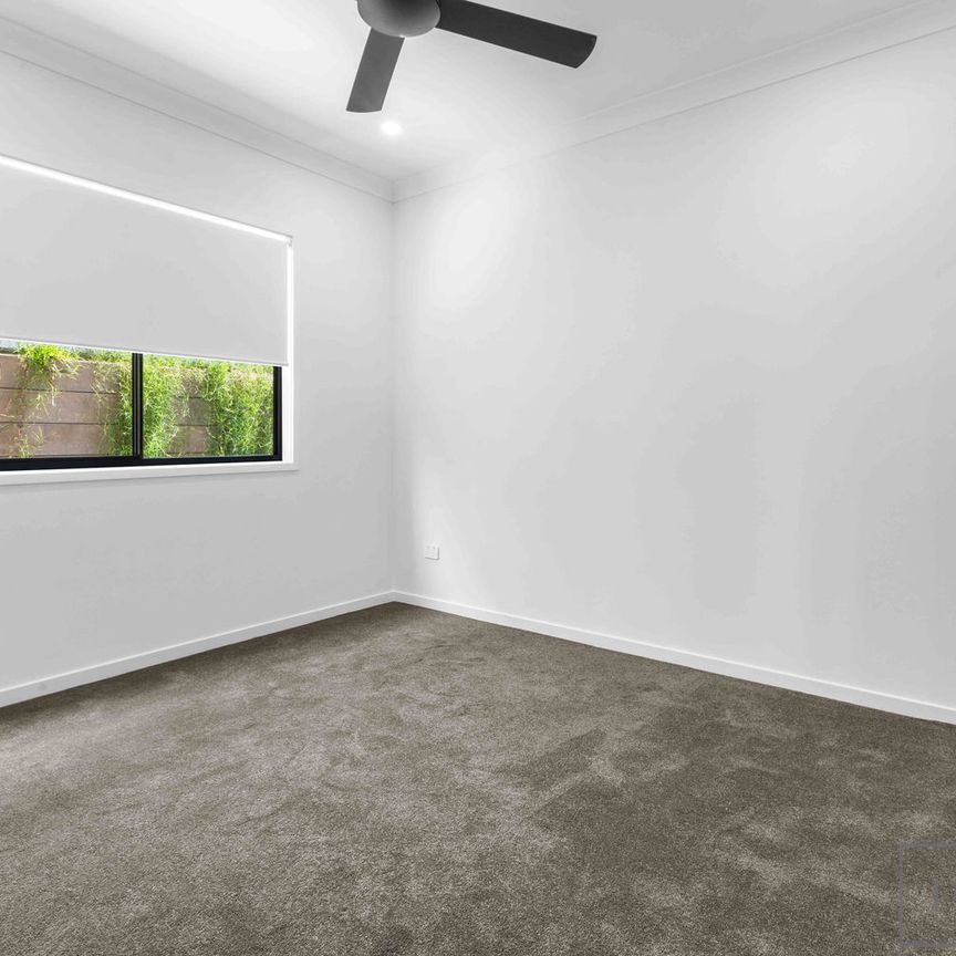 SPACIOUS HOME PERFECT FOR YOUR FAMILY! - Photo 1