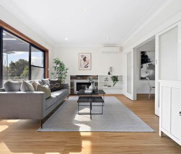 Duel Living Zones - Photo 2