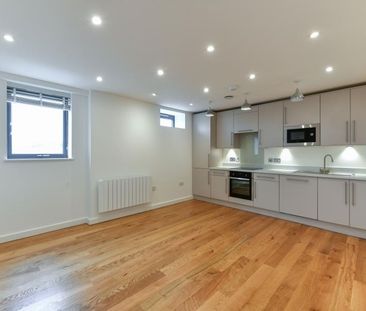 Broadway, Woking - 1 bedroomProperty for lettings - Seymours - Photo 2