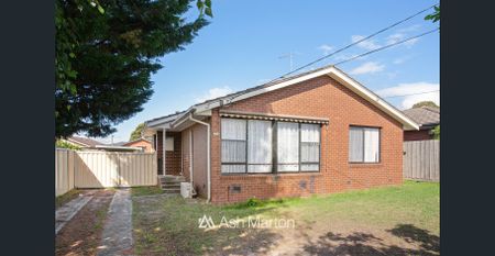 Conveniently located family home! - Photo 5