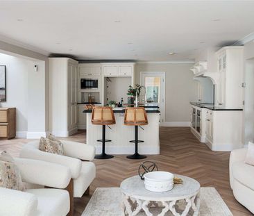 Exceptional detached residence extending to over 5,000 sq ft, set w... - Photo 2