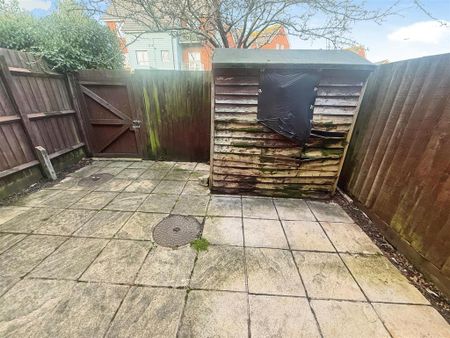 3 bedroom semi-detached house to rent - Photo 3