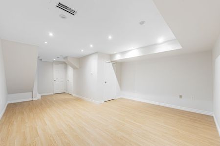 For Lease - 5602 Cortina Crescent, Mississauga, Ontario - Photo 4