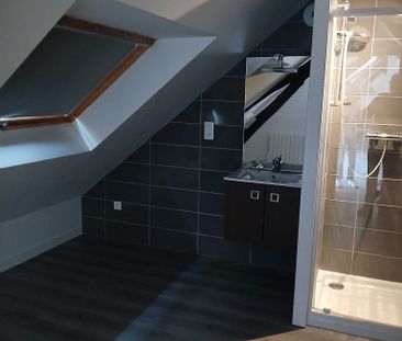 T2 de charme avec terrasse et stationnement - Photo 3