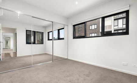 APARTMENT LIVING IN THE HEART OF MENTONE! - Photo 2