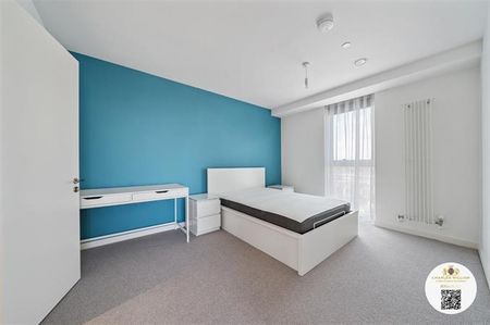 Flat , Western Gateway, London - Photo 2